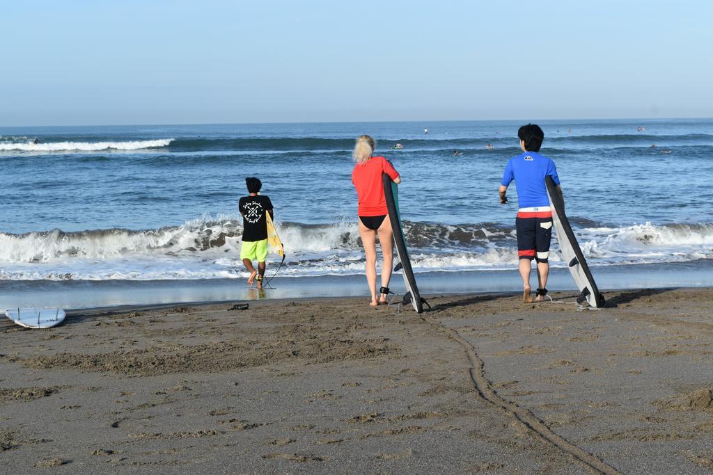 Salty Shakas Bamboo Stay Canggu Eksteriør billede