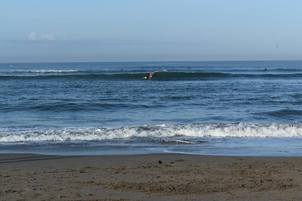 Salty Shakas Bamboo Stay Canggu Eksteriør billede