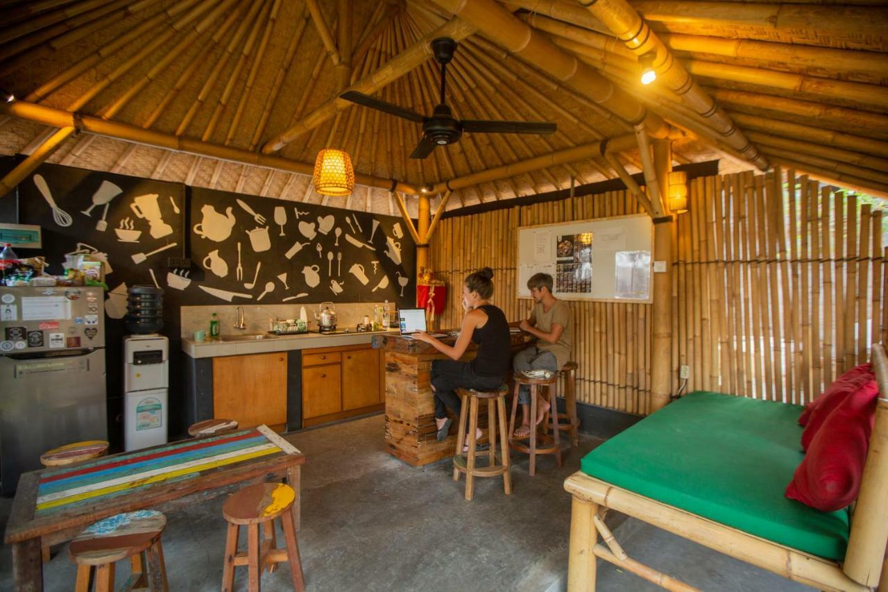 Salty Shakas Bamboo Stay Canggu Eksteriør billede